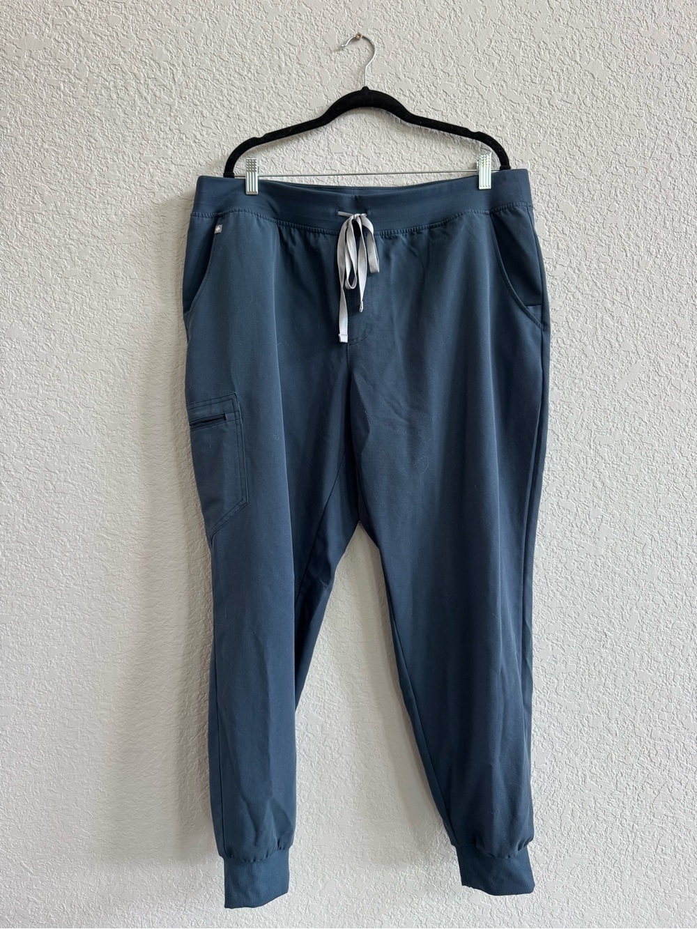 Figs Women's Drawstring Joggers - Navy Blue
